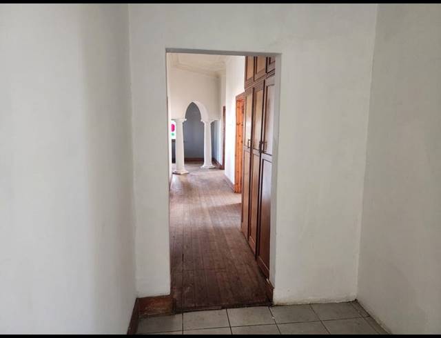 4 BEDROOM HOUSE FOR SALE IN KENSINGTON